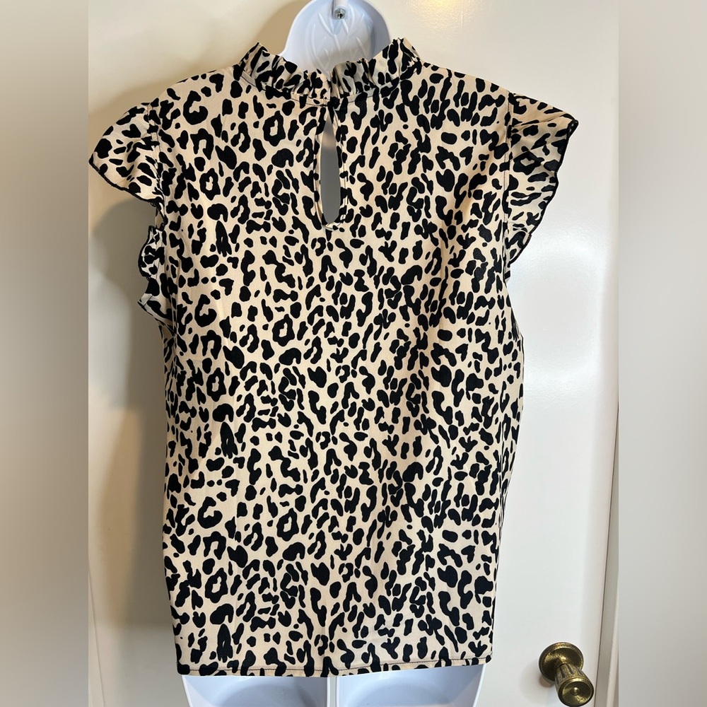 Leopard Print Ruffle Sleeve Top - Picture 4 of 6